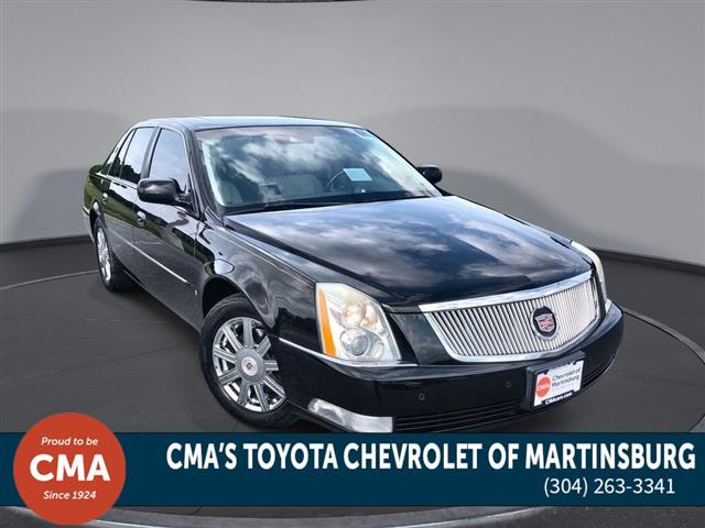 PRE-OWNED 2008 CADILLAC DTS W image 1