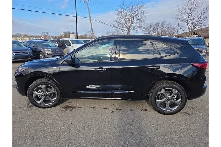 $24910 : Ford Escape 2024 AWD ST-Line image 8