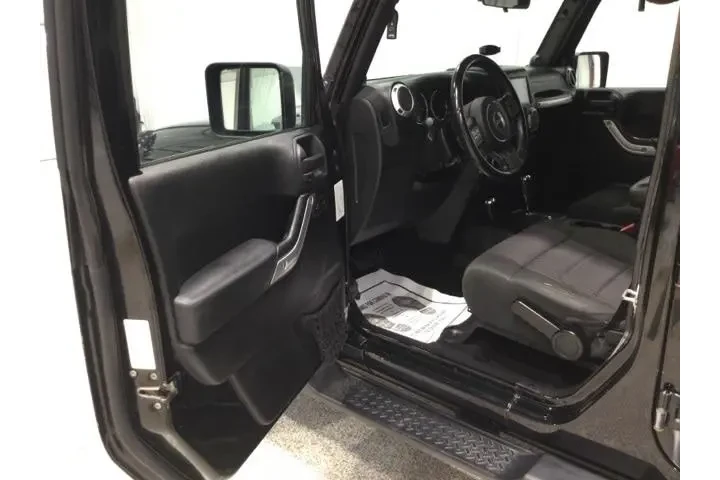 $10900 : Jeep Wrangler Unlimited 2012 image 9