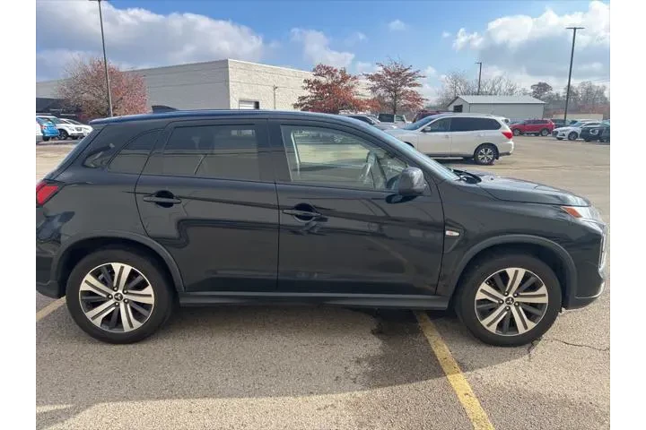 $15998 : Mitsubishi Outlander Sport 2 image 3