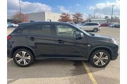 $15998 : Mitsubishi Outlander Sport 2 thumbnail