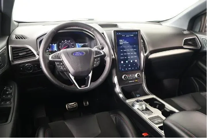 $36232 : Ford Edge 2024 AWD ST 4dr SU image 2
