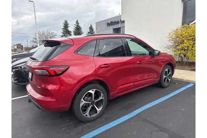 $26932 : Ford Escape 2023 AWD ST-Line image 5