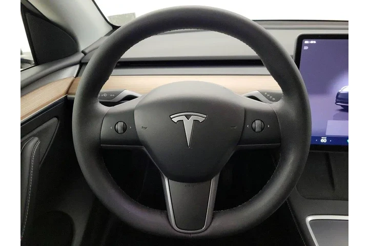 $39998 : Tesla Model Y 2025 Long Rang image 10