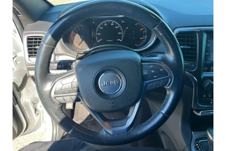 Jeep Grand Cherokee 2018 4x4 image 9