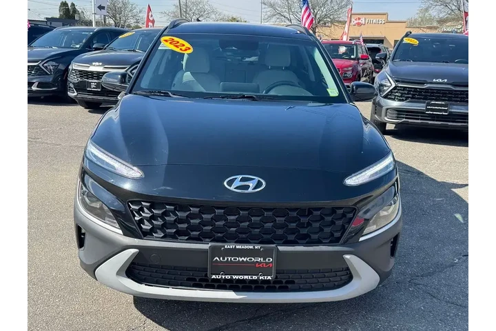 $19990 : Hyundai KONA 2023 AWD SEL 4d image 2