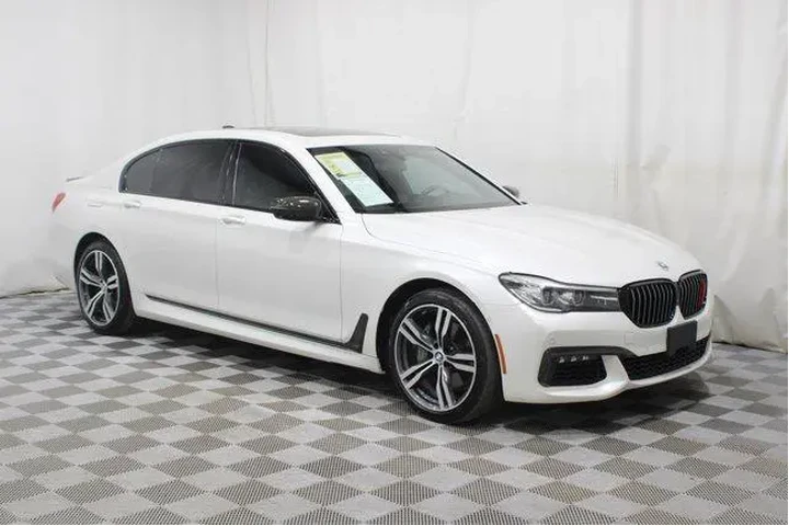 $29948 : BMW 7 Series 2019 740i 4dr S image 1