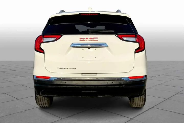 $26799 : GMC Terrain 2023 SLT 4dr SUV image 4