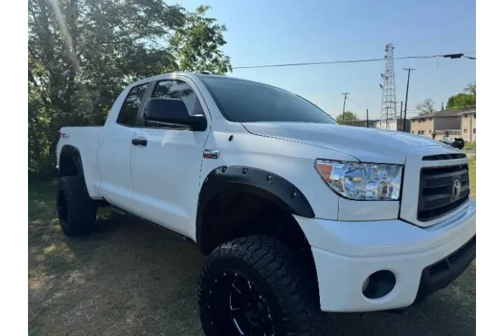 $15995 : 2011 Tundra Grade image 3