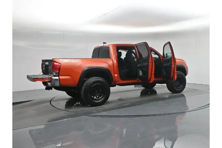 $27100 : Toyota Tacoma 2017 4x4 TRD P image 4