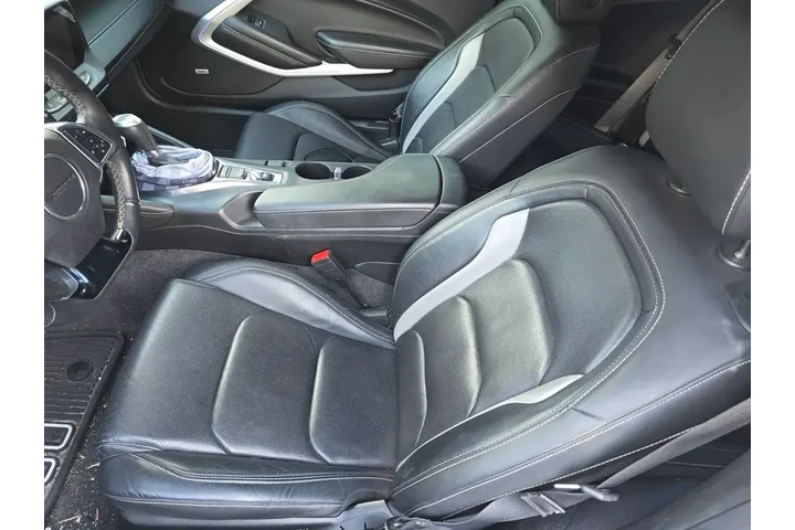 $27758 : Chevrolet Camaro 2018 LT 2dr image 5