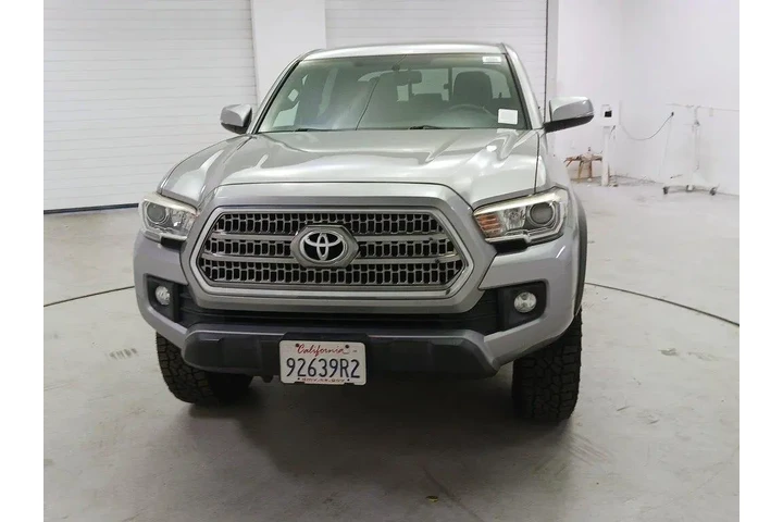 $24998 : Toyota Tacoma 2016 4x2 SR5 V image 2