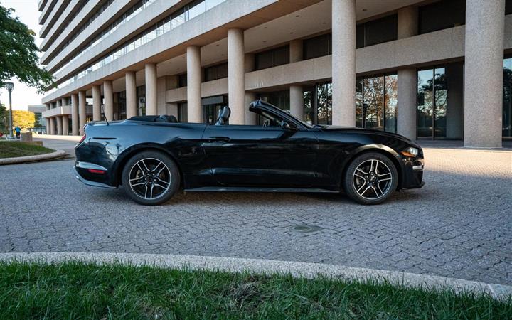 $27000 : 2020 FORD MUSTANG image 3