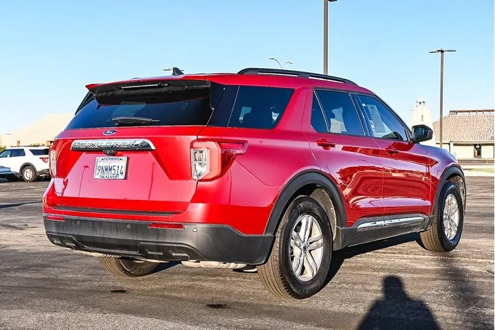 Ford Explorer 2022 XLT 4dr S image 8