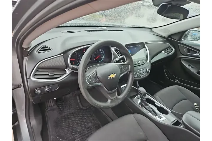 $16987 : Chevrolet Malibu 2023 LT 4dr image 10