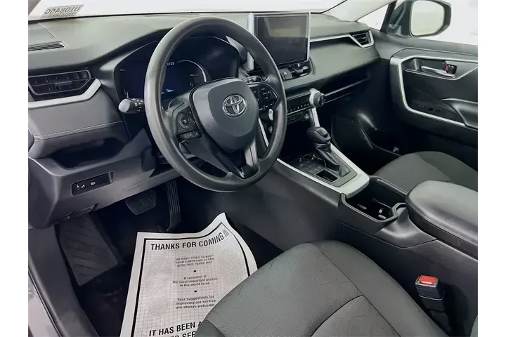 $28400 : Toyota RAV4 2024 AWD XLE 4dr image 9