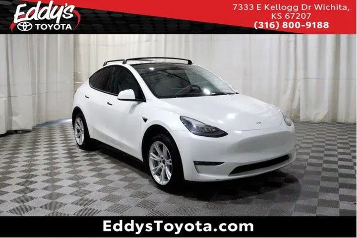 $29998 : Tesla Model Y 2021 AWD Long image 1