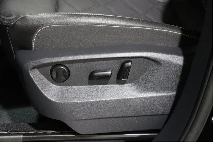 $36998 : Volkswagen Atlas 2025 SE 4dr image 4