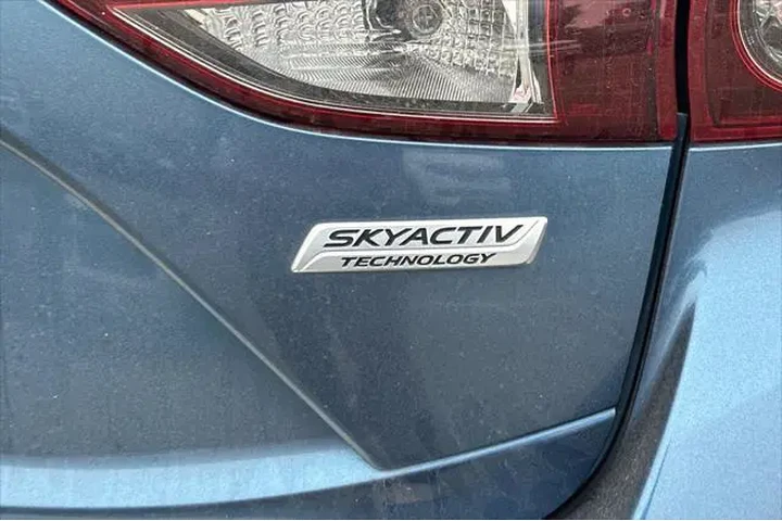 $17990 : Mazda Mazda3 2017 Touring 4d image 7