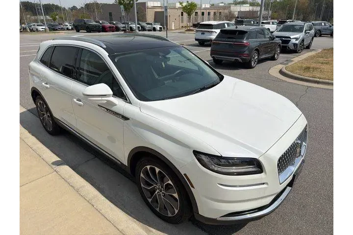 $36380 : Lincoln Nautilus 2022 AWD Re image 9