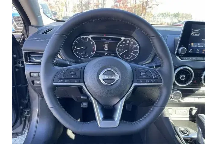 $19999 : Nissan Sentra 2025 SV 4dr Se image 3