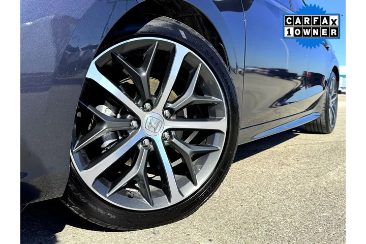 $28908 : Honda Civic 2024 Touring 4dr image 2