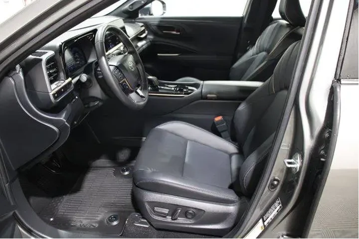 $38959 : Toyota Crown 2025 AWD Limite image 3