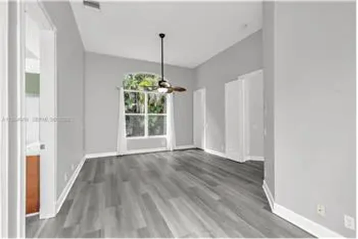 $5900 : Rental property with 5 bedro image 8