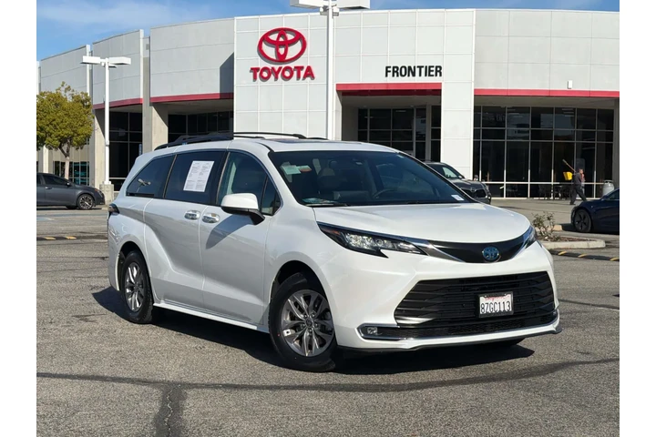 $38980 : Toyota Sienna 2022 XLE 8-Pas image 1