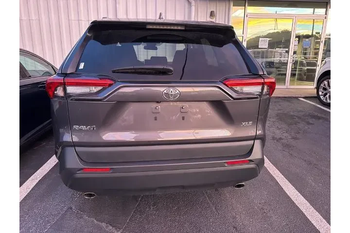 $27669 : Toyota RAV4 2024 XLE 4dr SUV image 4