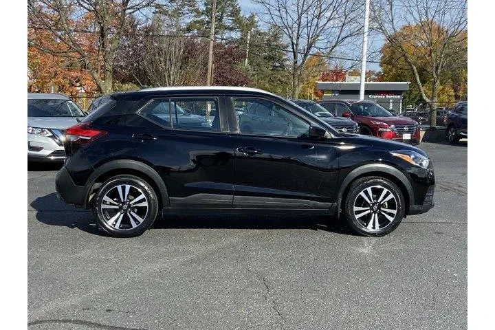 Nissan Kicks 2019 SV 4dr Cro image 3