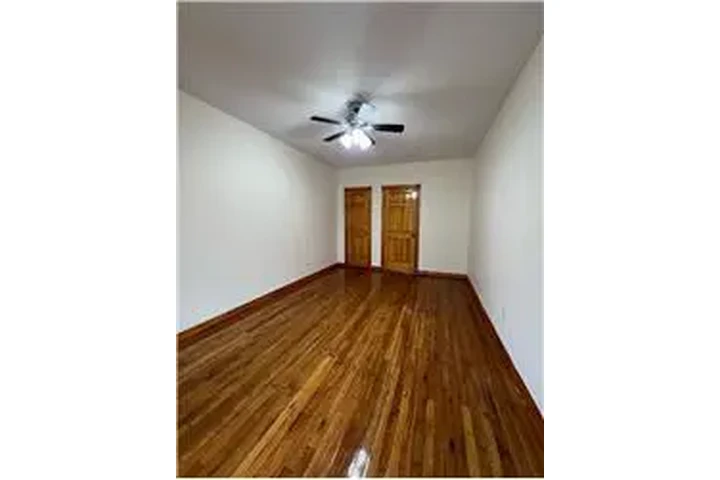 $2500 : Rental property with 1 bedro image 6