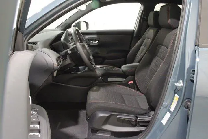 $31889 : Honda HR-V 2025 Sport 4dr Cr image 3