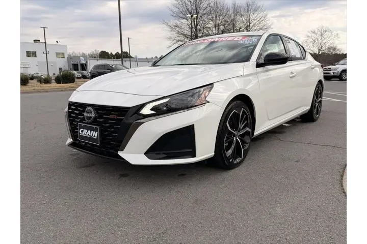 $21952 : Nissan Altima 2024 2.5 SR 4d image 3