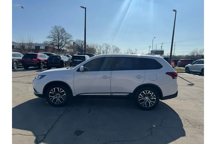 $8450 : 2017 Outlander SEL FWD image 5
