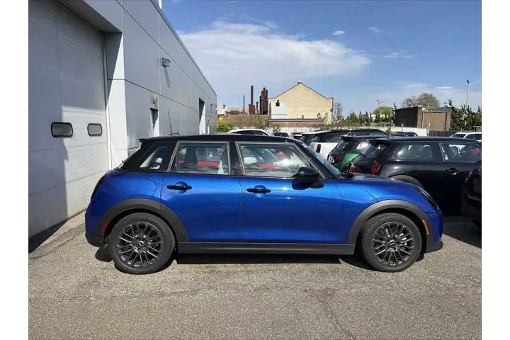 $29998 : MINI Hardtop 4 Door 2025 Coo image 7