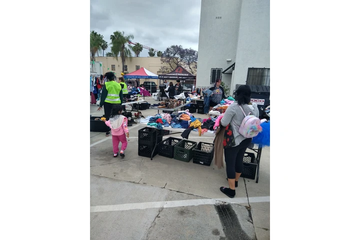 $1 : Sale yardsale image 7
