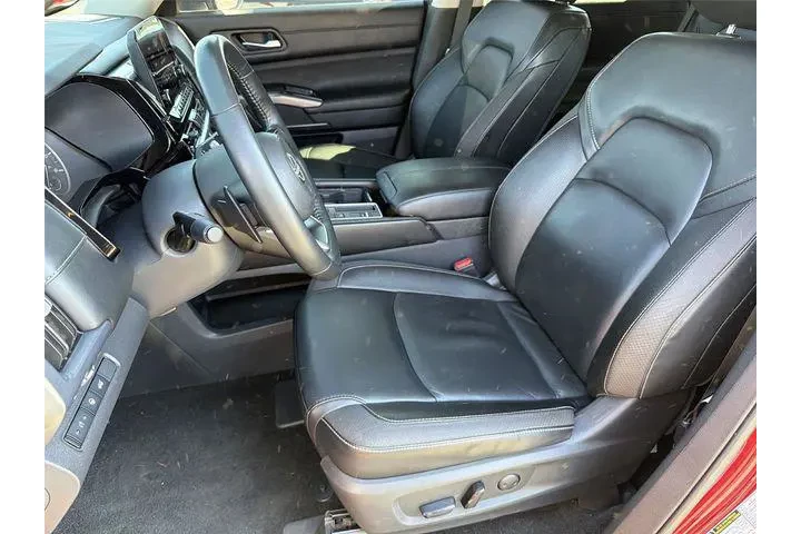 $29928 : Nissan Pathfinder 2023 SL 4d image 10