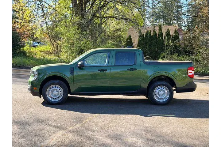 $30995 : Ford Maverick 2025 AWD XL 4d image 6