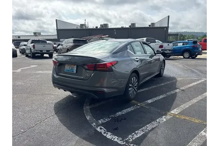 $19490 : Nissan Altima 2023 2.5 SV 4d image 6