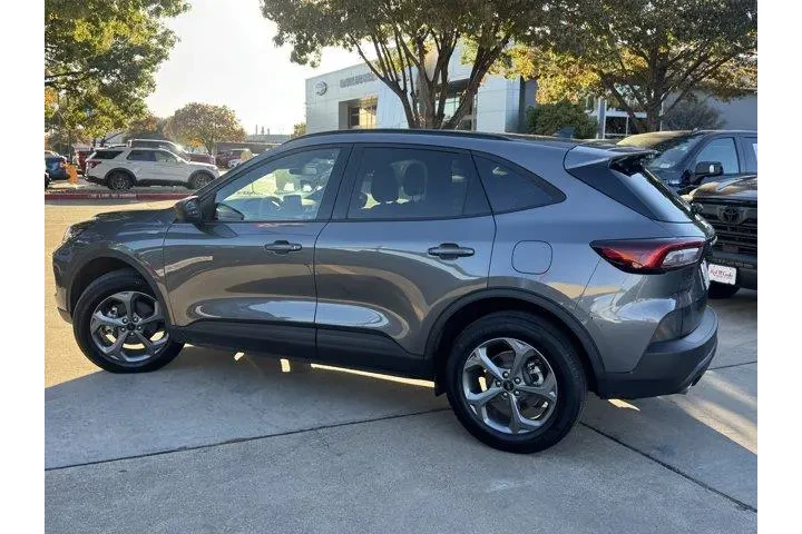 $28151 : Ford Escape 2025 AWD ST-Line image 9