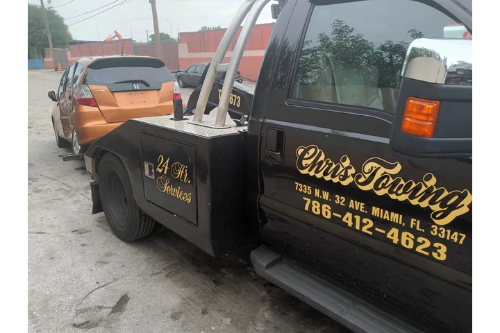 We buy JUNK CARS CASH image 1
