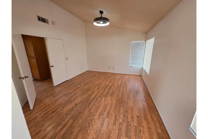 $3390 : CASA DE ESTILO Y AMPLIA 4+3 image 7
