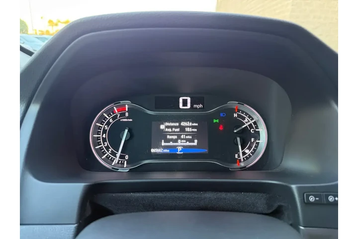 Honda Ridgeline 2017 AWD RT image 10