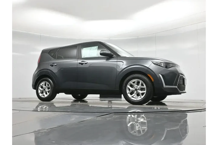 $14206 : Kia Soul 2023 LX 4dr Crossov image 4
