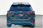 $39987 : Toyota Highlander 2023 AWD X thumbnail