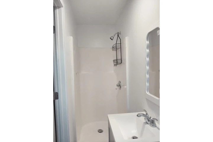 $900 : Teresa Calderon image 4