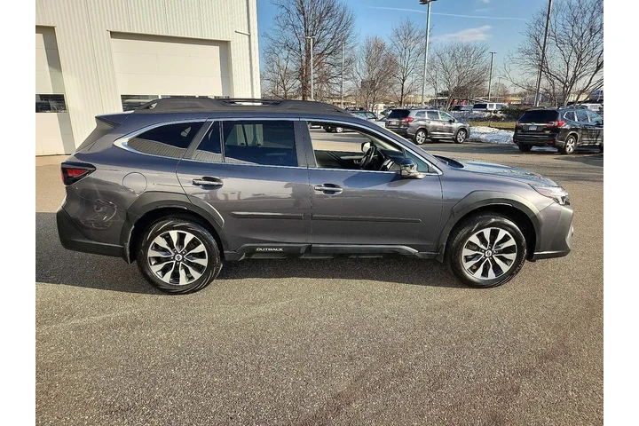 $28405 : Subaru Outback 2023 AWD Limi image 7