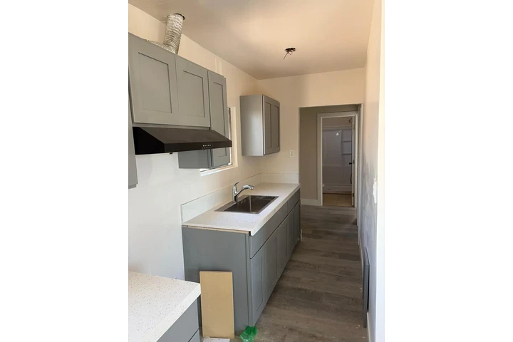 $2100 : Se Renta Casa image 2