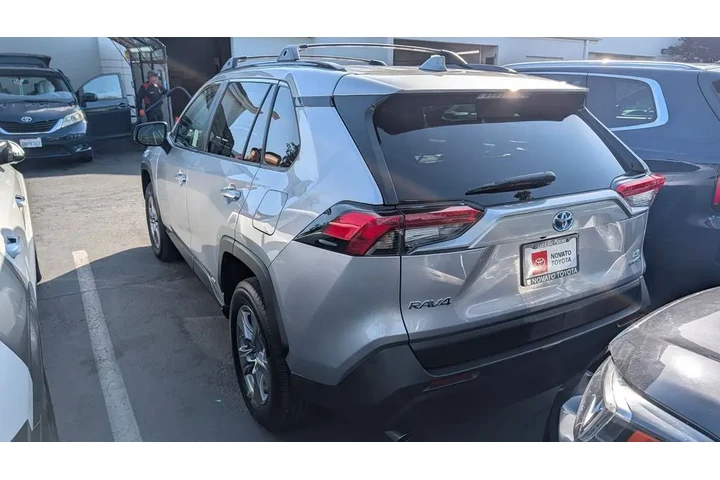 $33999 : Gold Certified 2022 RAV4 Hybr image 7
